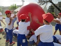 大玉送り（赤）