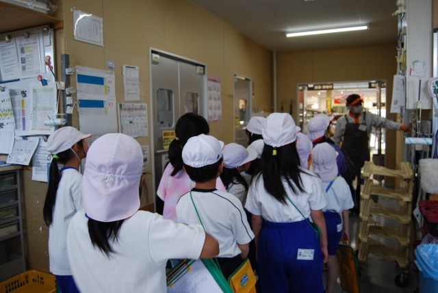 「バックヤード見学」