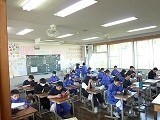議案審議の様子　１年生